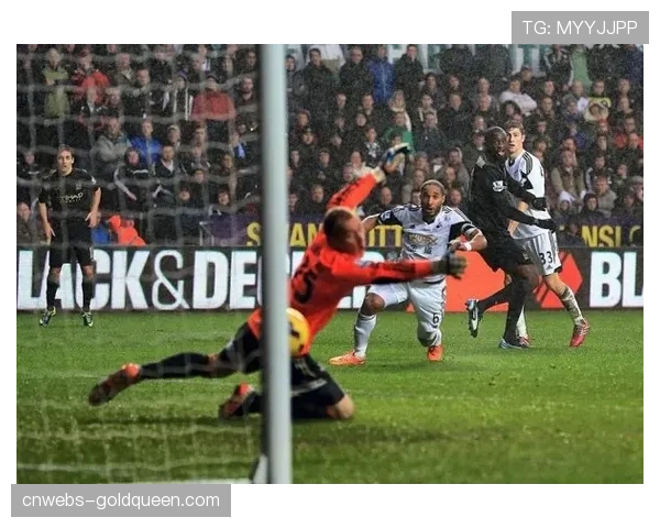 “英超宣布将于三月末测试新型越位半自动判定技术,为下赛季全面应用做准备” “英超宣布将于三月末测试新型越位半自动判定技术,为下赛季全面应用做准备”